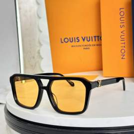 Picture of Louis Vuitton Sunglasses _SKUfw76720993fw